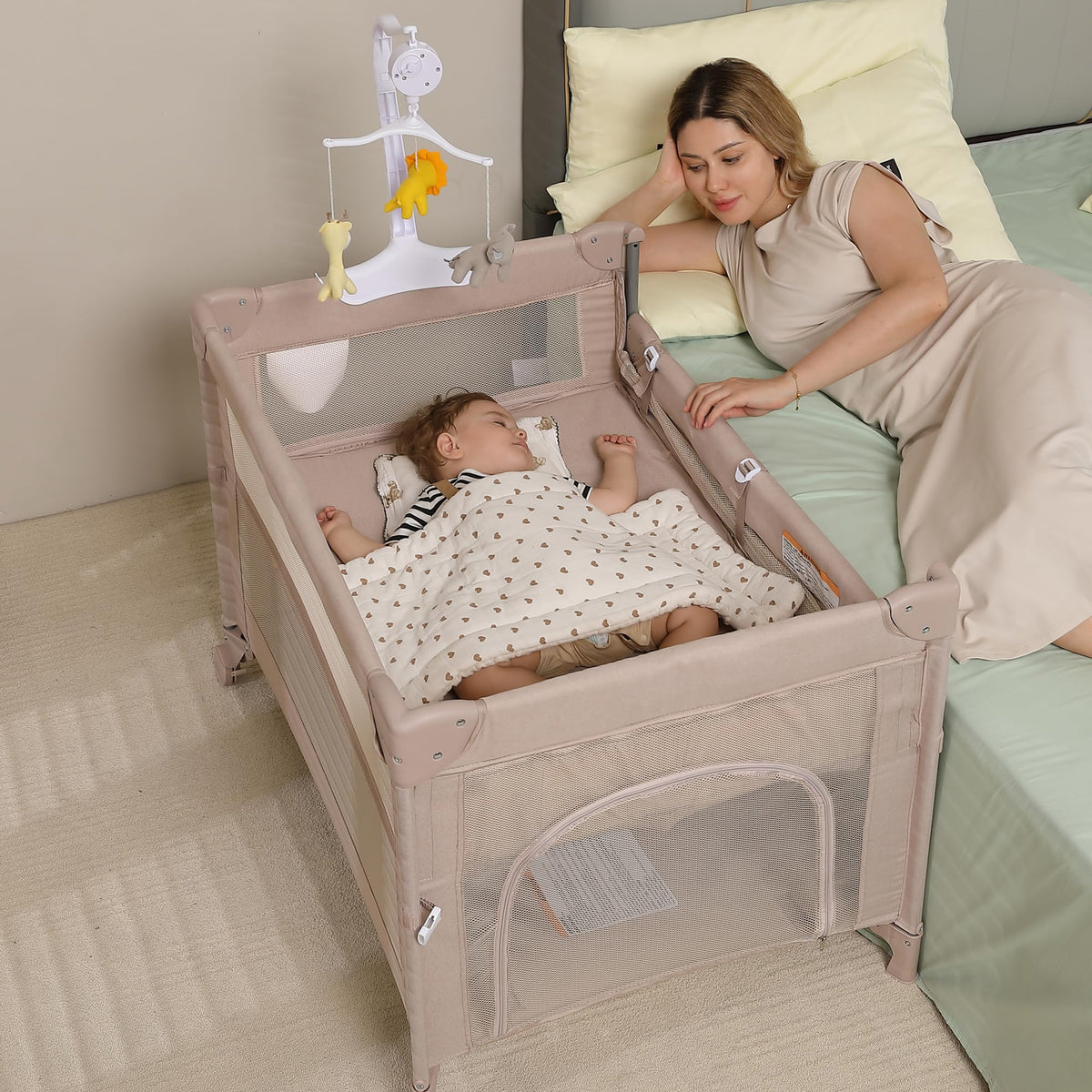 4 in 1 Pack and Play F746169