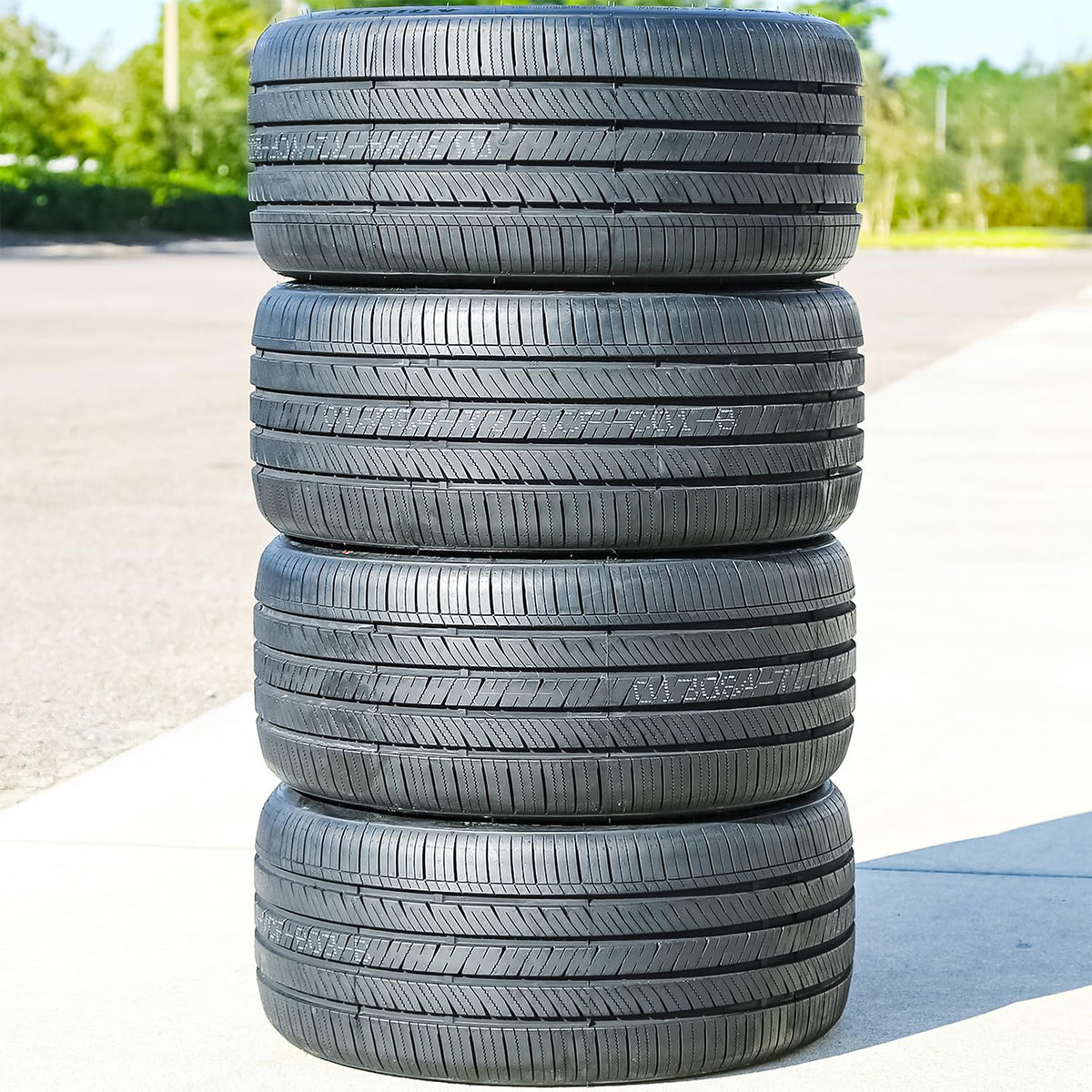 235/40ZR18 95W XL All Season Passenger Tire T680325